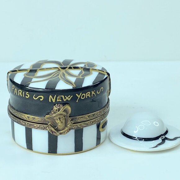 Limoges France Black & White trinket box with Hat "Paris & New York" A278